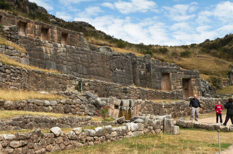 Impresionante arqueologia inca en Tambomachay